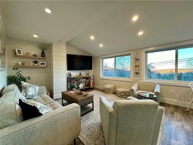 Building Photo - 41 Candlewood Dr