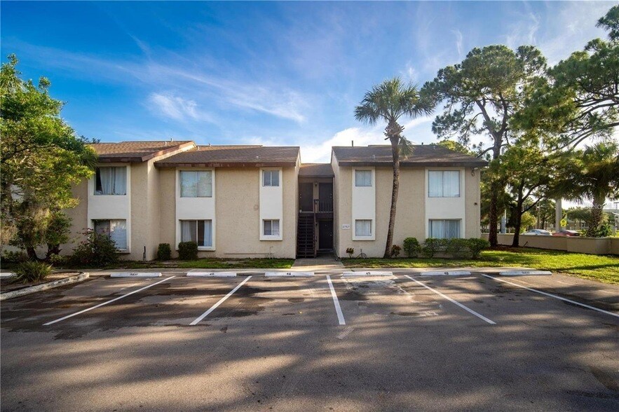 Foto principal - 2757 Hidden Lake Blvd