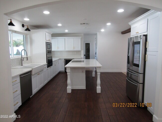 Foto del edificio - 2802 E Weldon Ave