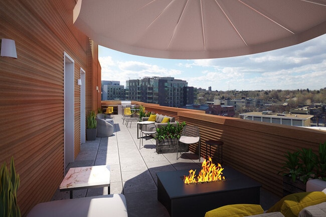 Building Photo - Studio 135