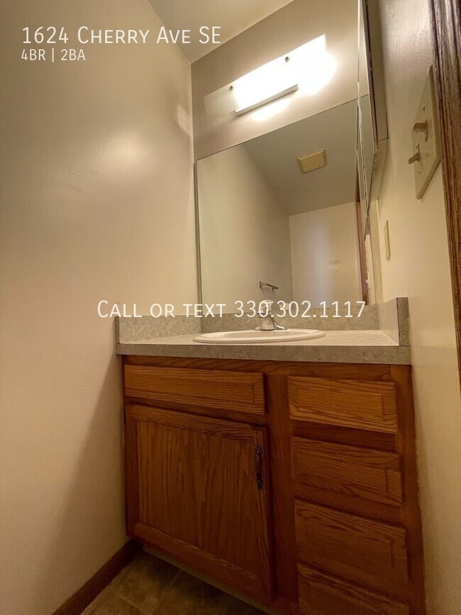 Building Photo - Four bedroom two bathroom home for rent