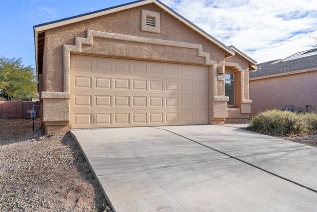 Building Photo - Tucson, AZ - Single-Family - $1,695.00 Ava...