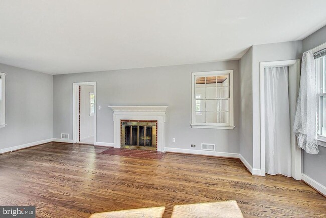 Building Photo - 4414 Franklin St