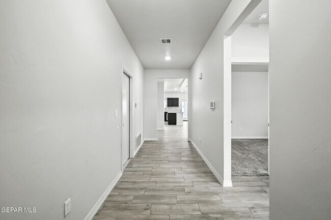 Foto del edificio - 14439 Aria Lopez Dr