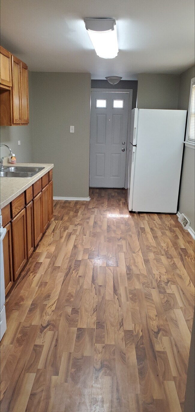 16560 Honore Ave, Markham, IL 60428 House for Rent in Markham, IL