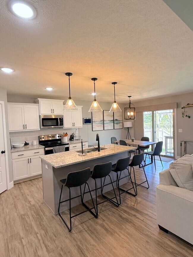 Foto del edificio - 604 N Eagle Park Dr