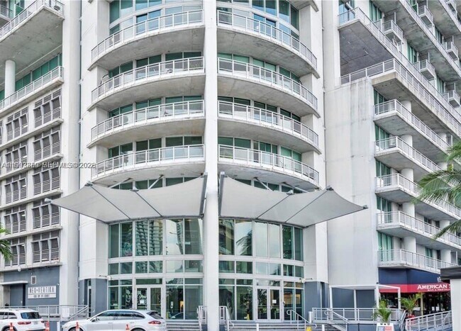 Foto del edificio - 690 SW 1st Ct