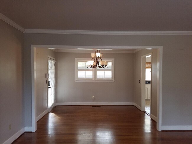 Foto del edificio - 406 Owens Dr