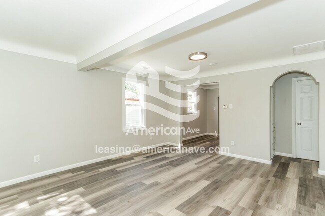 Foto del edificio - 16550 Ziegler St