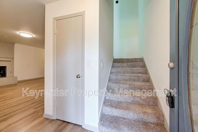 Building Photo - 2321 Cedar Brook Dr