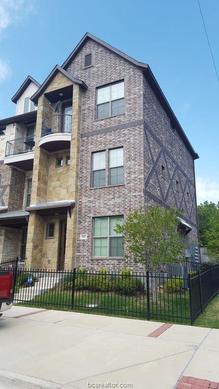 Building Photo - 500 Jefferson St