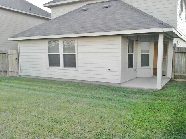 Foto del edificio - 3038 Junction Dr
