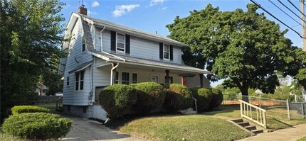 Building Photo - 623 Cole Ave