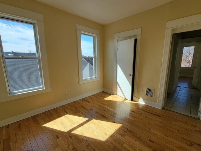 Foto del edificio - 102 Plymouth St