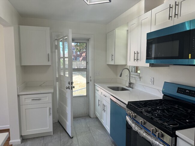 Foto del edificio - 376 Terrace Pl