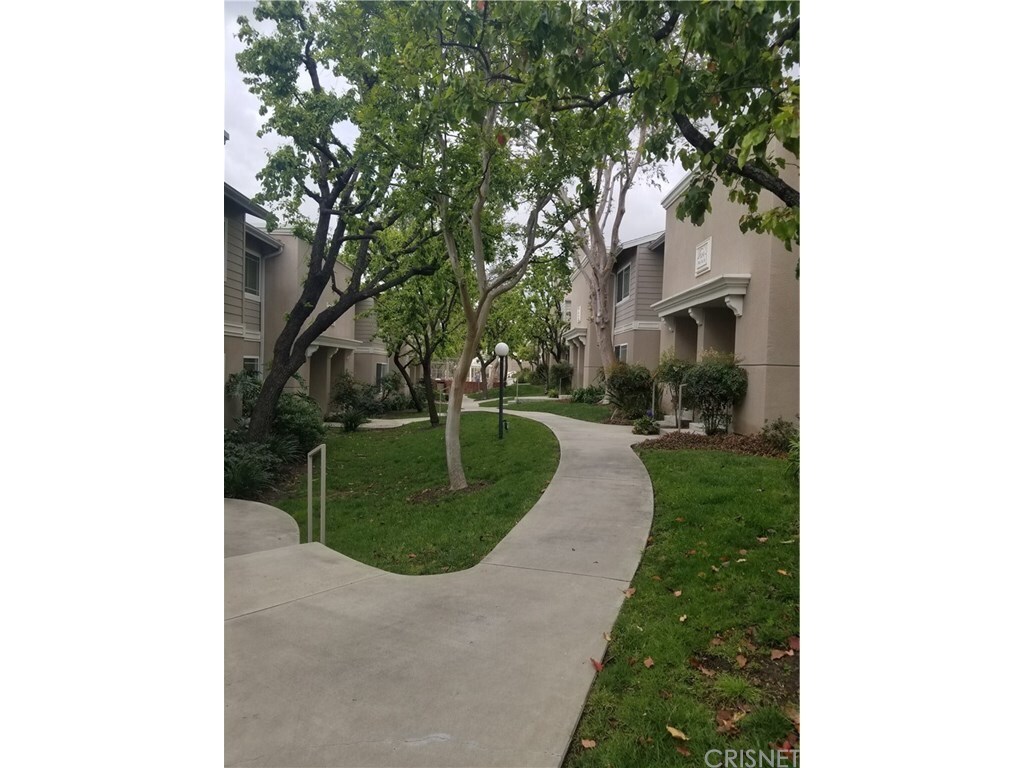 Foto principal - 10230 Zelzah Ave