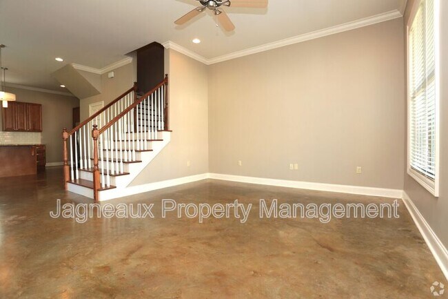 Building Photo - 109 Hargrave Dr