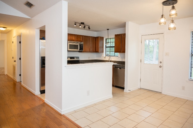 Building Photo - 9151 McFarland Ct