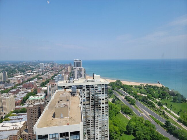 Foto del edificio - 5415 N Sheridan Rd
