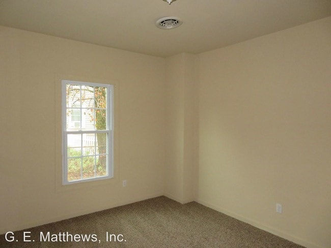 Foto del edificio - 528 W Main St