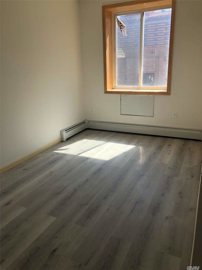 Foto del edificio - 153-11-153-90 90th Ave