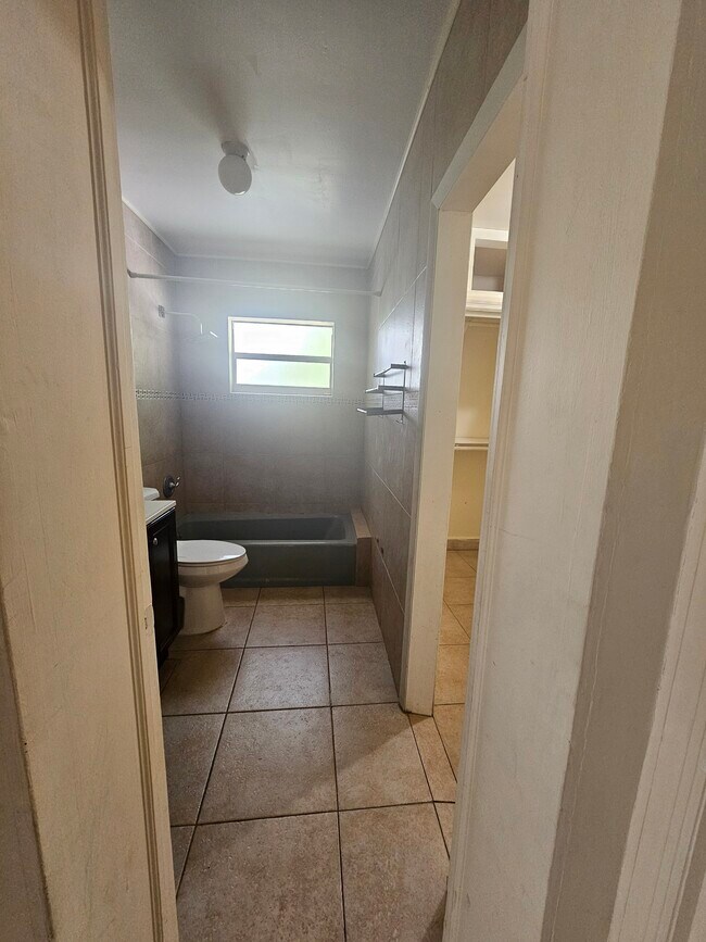 Foto del edificio - 1401 SW 76th Ct