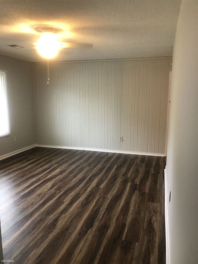 Building Photo - 3 br, 1.5 bath House - 10012 Crusader Dr