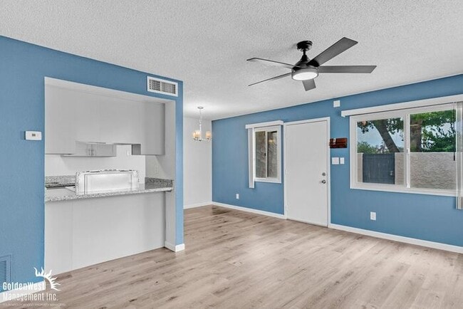 Building Photo - Stylish 2Bdm 1Ba Apartment in Phoenix!