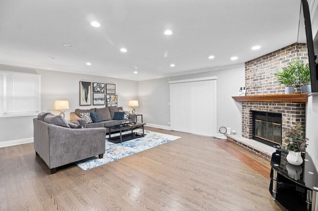 Building Photo - 12800 Terrace Ln