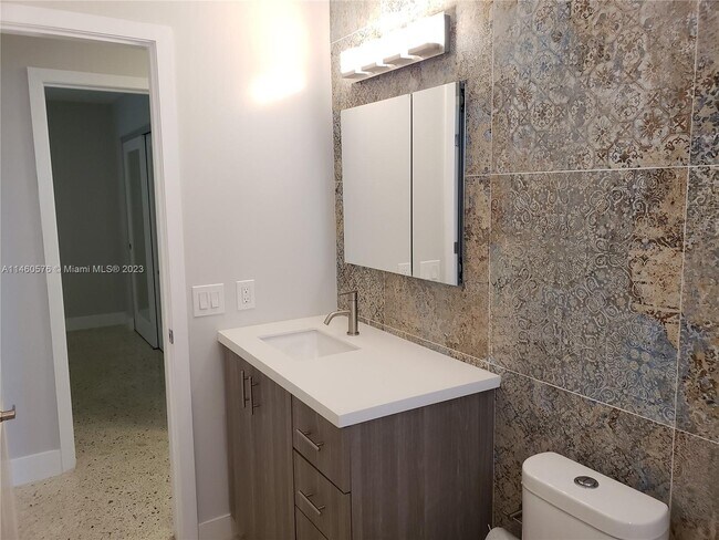 Foto del edificio - 1613 SW 23rd St
