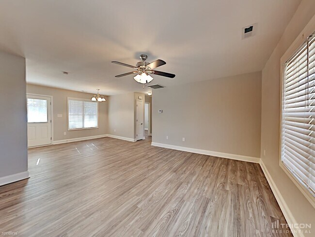 Building Photo - 1038 Gerry Court
