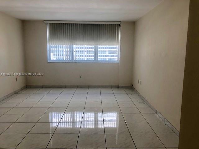 Foto del edificio - 5825 Collins Ave