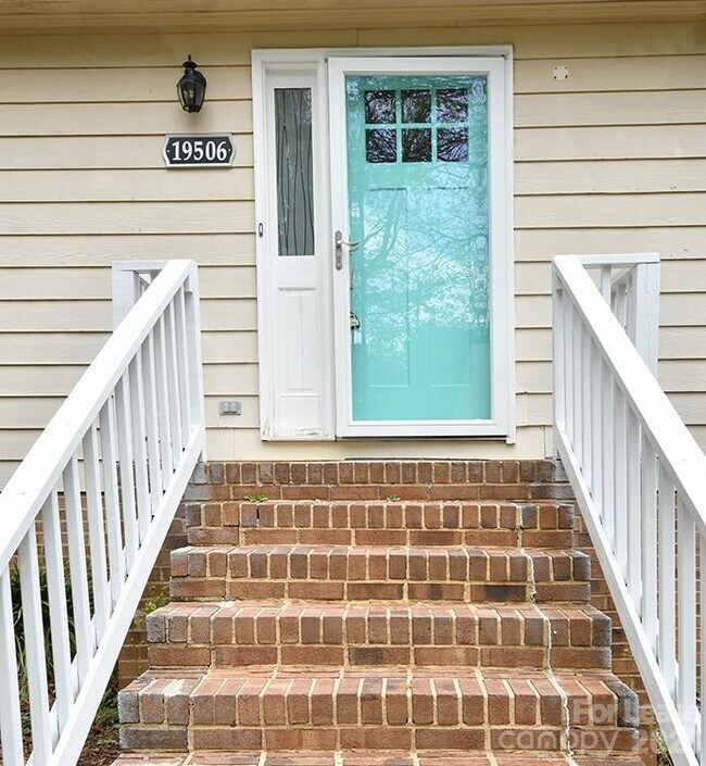 Foto del edificio - 19506 Heartland St