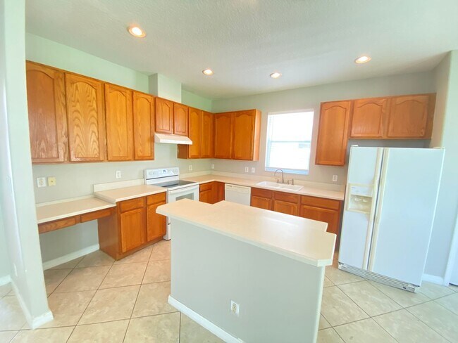 Foto del edificio - Spacious 4/3 Single Family Home!!