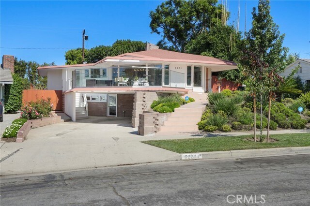 Primary Photo - 5221 E Vista Hermosa St