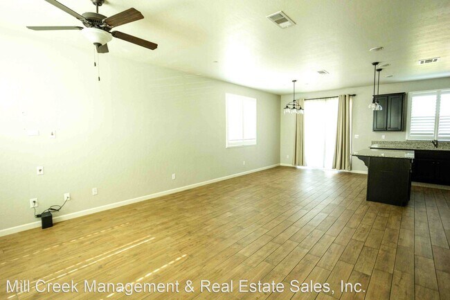 Building Photo - 3 br, 2 bath House - 3221 N. Noyes Ct