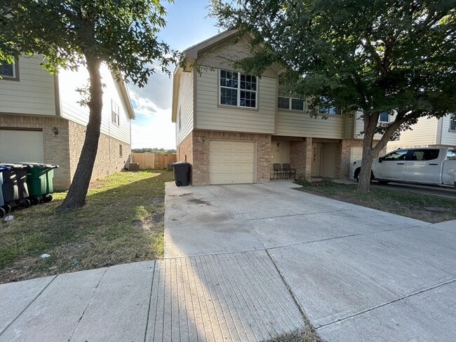 Front - 13611 Woodstone Way