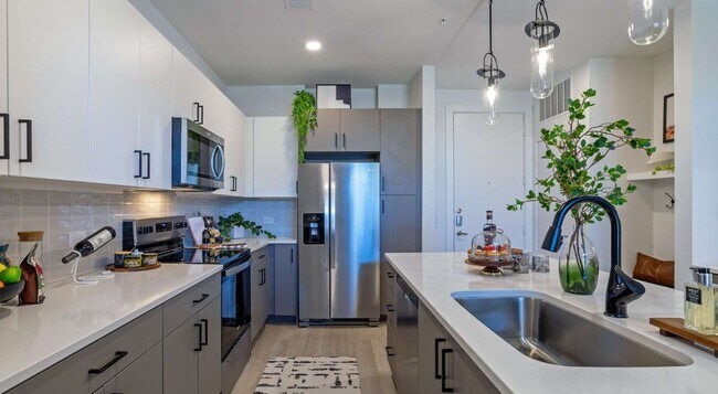 Foto del edificio - 12489 Research Blvd