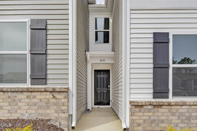 Foto del edificio - 8535 Beckett Chase Wy