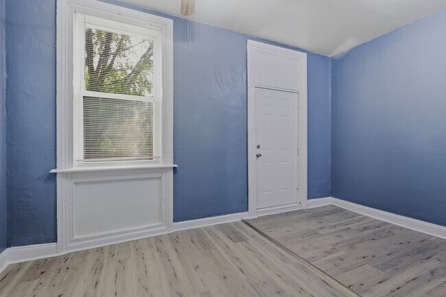 Building Photo - 1409 McCulloh St