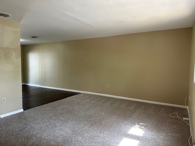 Building Photo - Middletown Area School District 3 Bed 1.5 ...