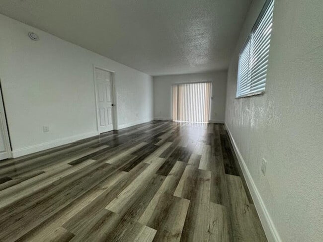 Building Photo - 5525 SW 41st St