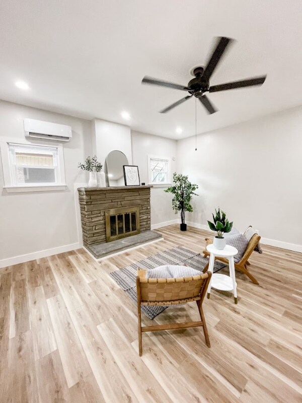 Building Photo - 410 W Maple St