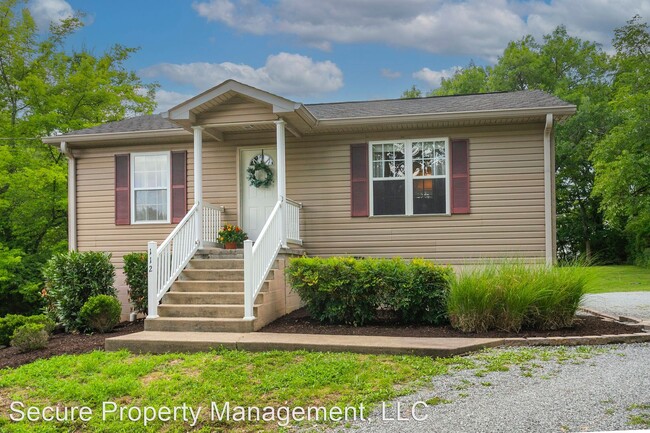 Building Photo - 3 br, 2 bath House - 112 River Rd