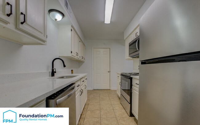 Foto del edificio - 3814 Selden Cove
