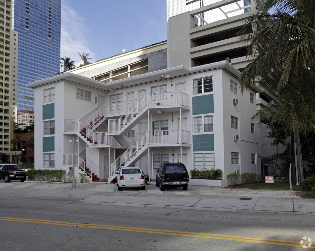 Primary Photo - 1250 Brickell Bay Dr