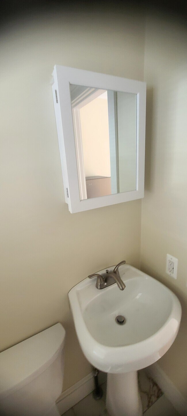 Building Photo - 33 Howard St