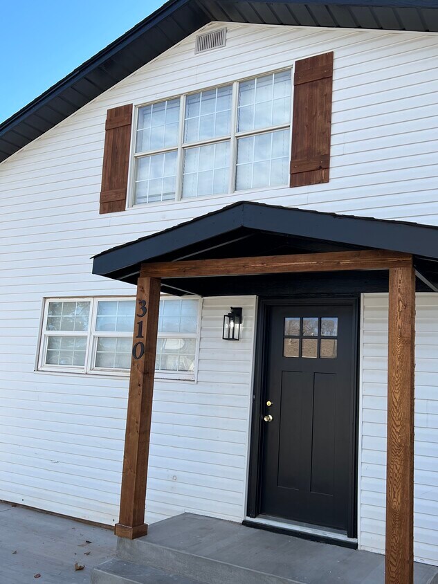 310 E Arapaho Ave, Weatherford, OK 73096 House Rental in Weatherford