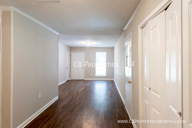 Building Photo - 4324 E Proctor Dr