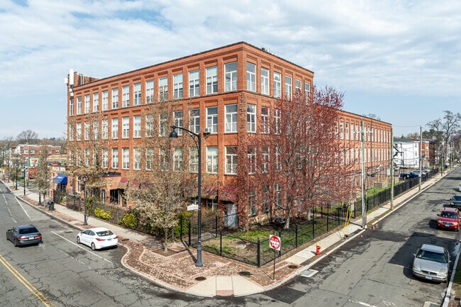 2074 Park Street - Parkville Hartford Apartments